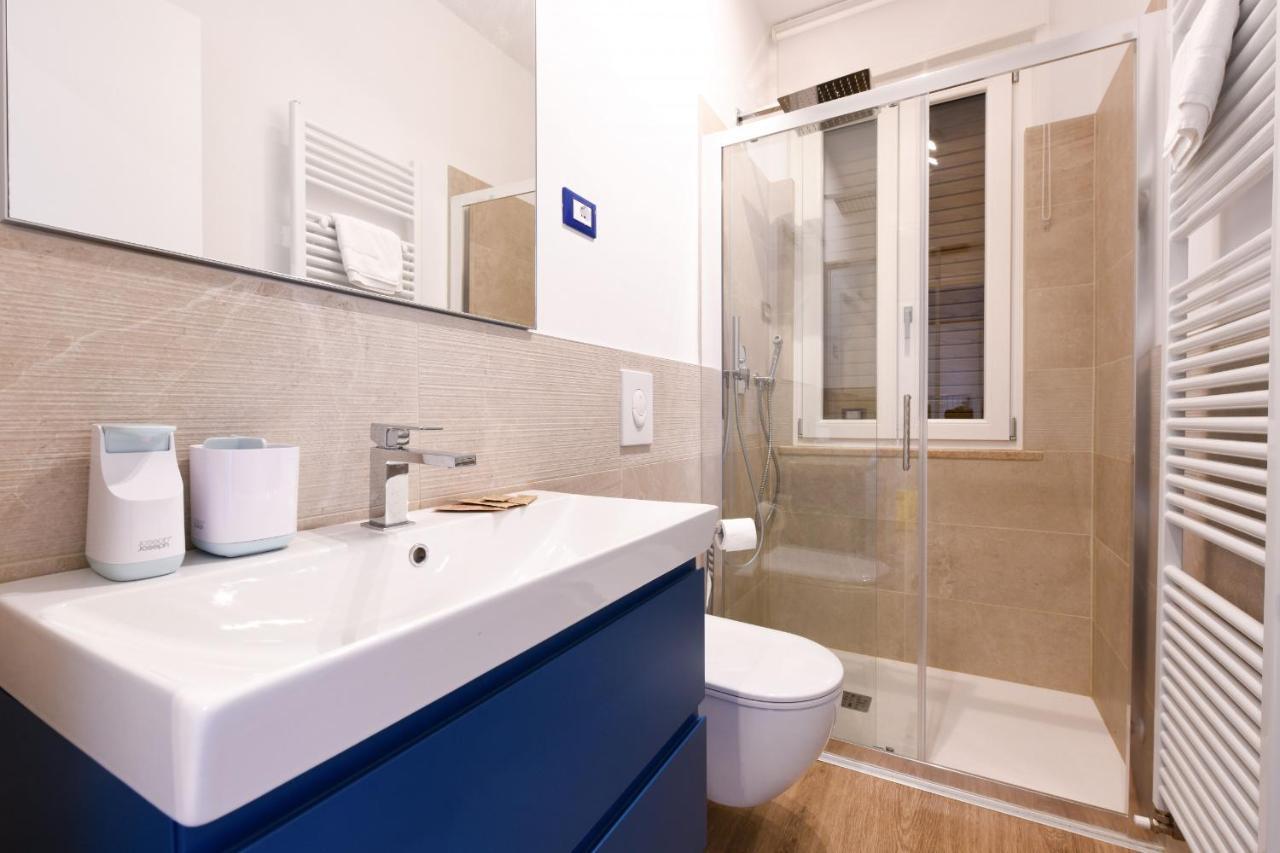 Blue Suite Apartment Sirmione Bagian luar foto