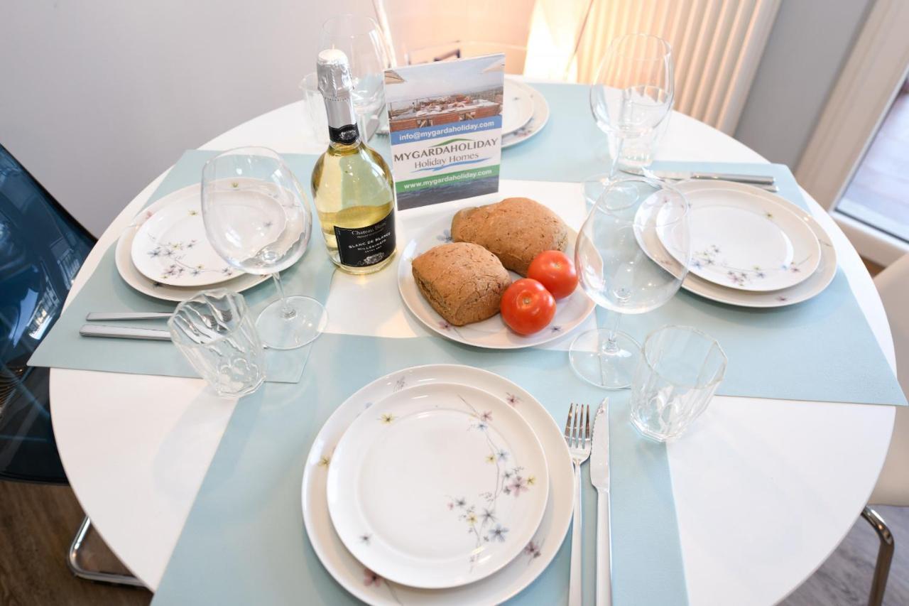 Blue Suite Apartment Sirmione Bagian luar foto